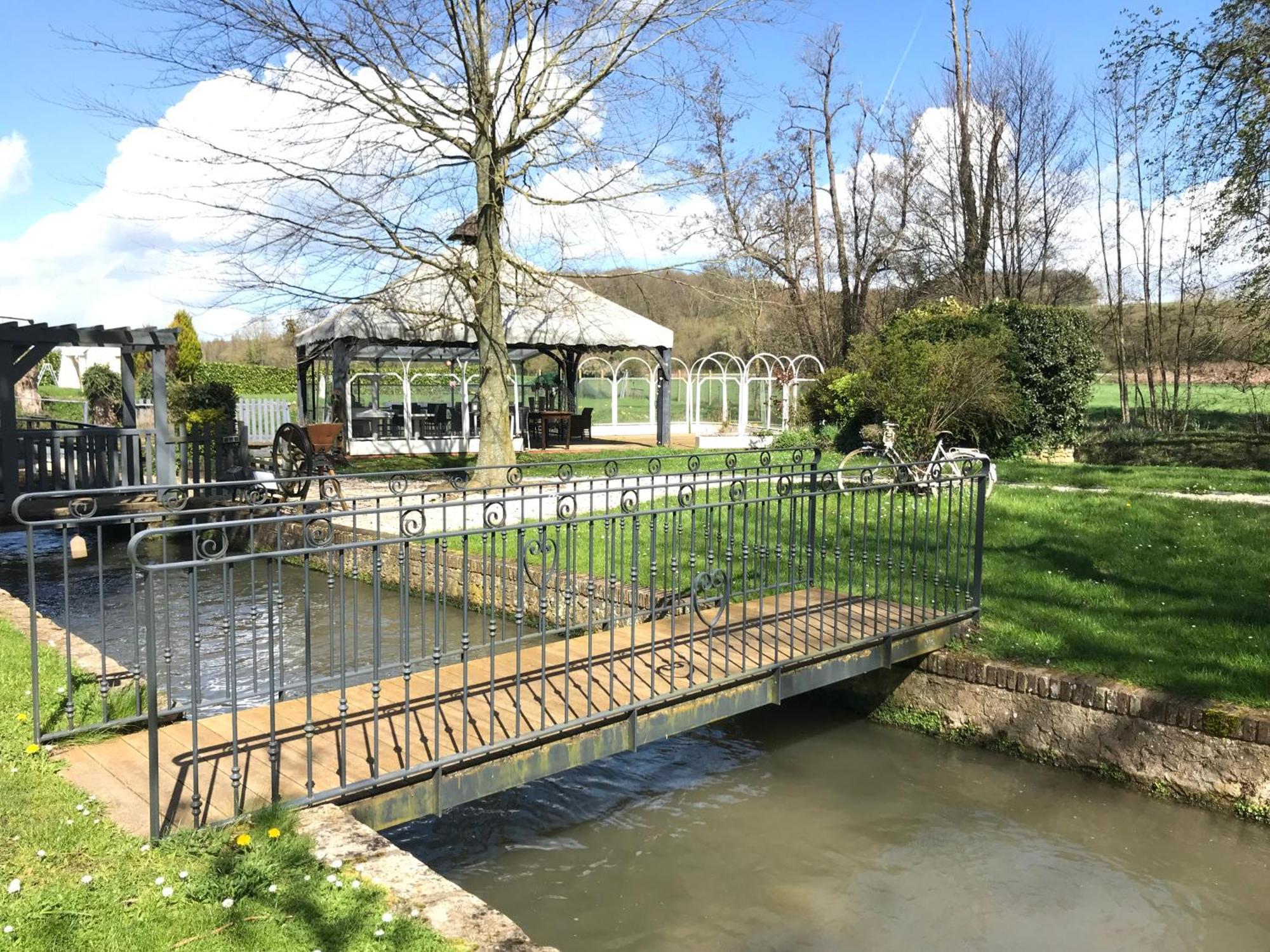 Logis - Hotel & Restaurant Moulin Des Forges Saint-Omer-en-Chaussée Zewnętrze zdjęcie