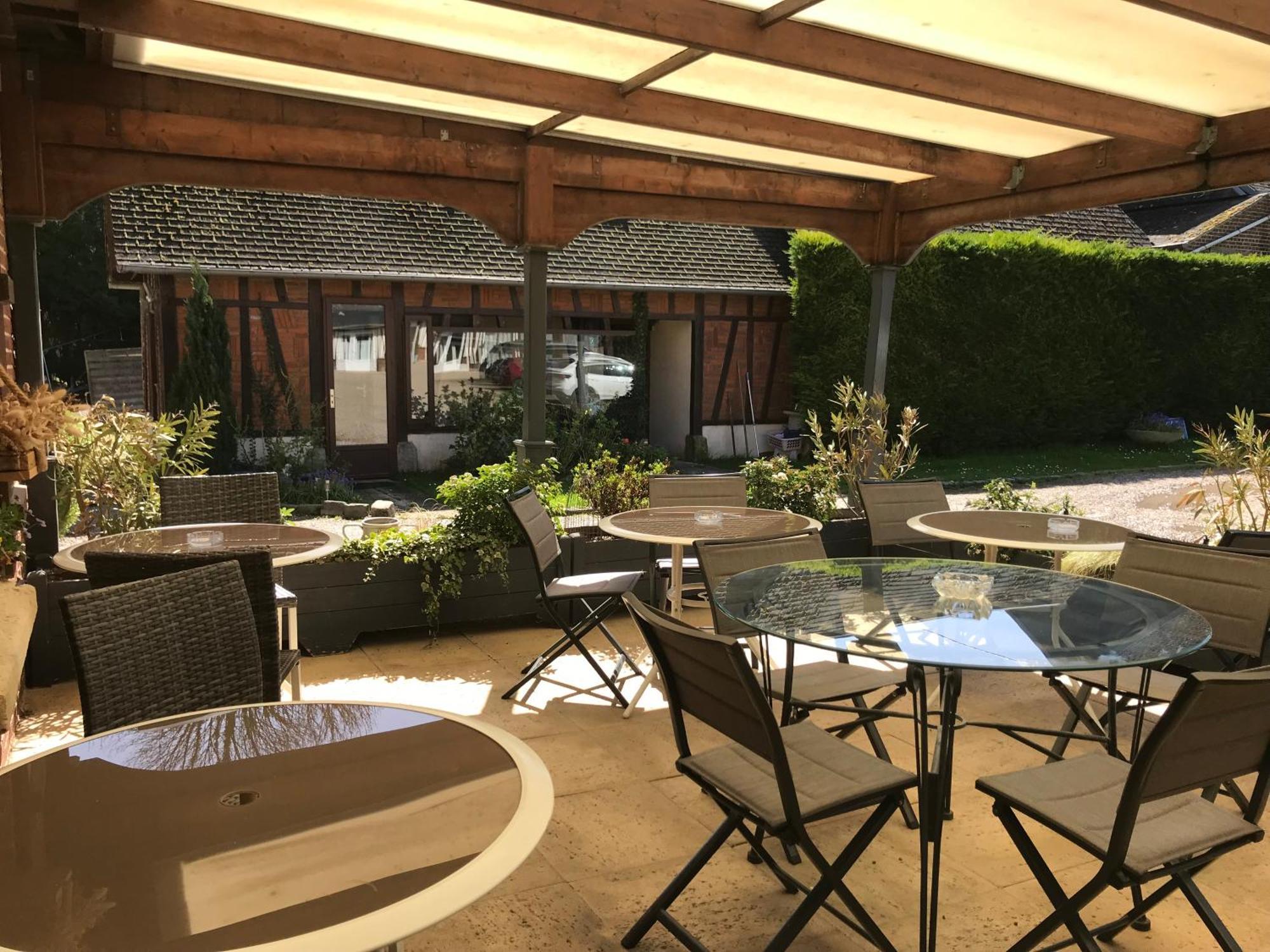 Logis - Hotel & Restaurant Moulin Des Forges Saint-Omer-en-Chaussée Zewnętrze zdjęcie
